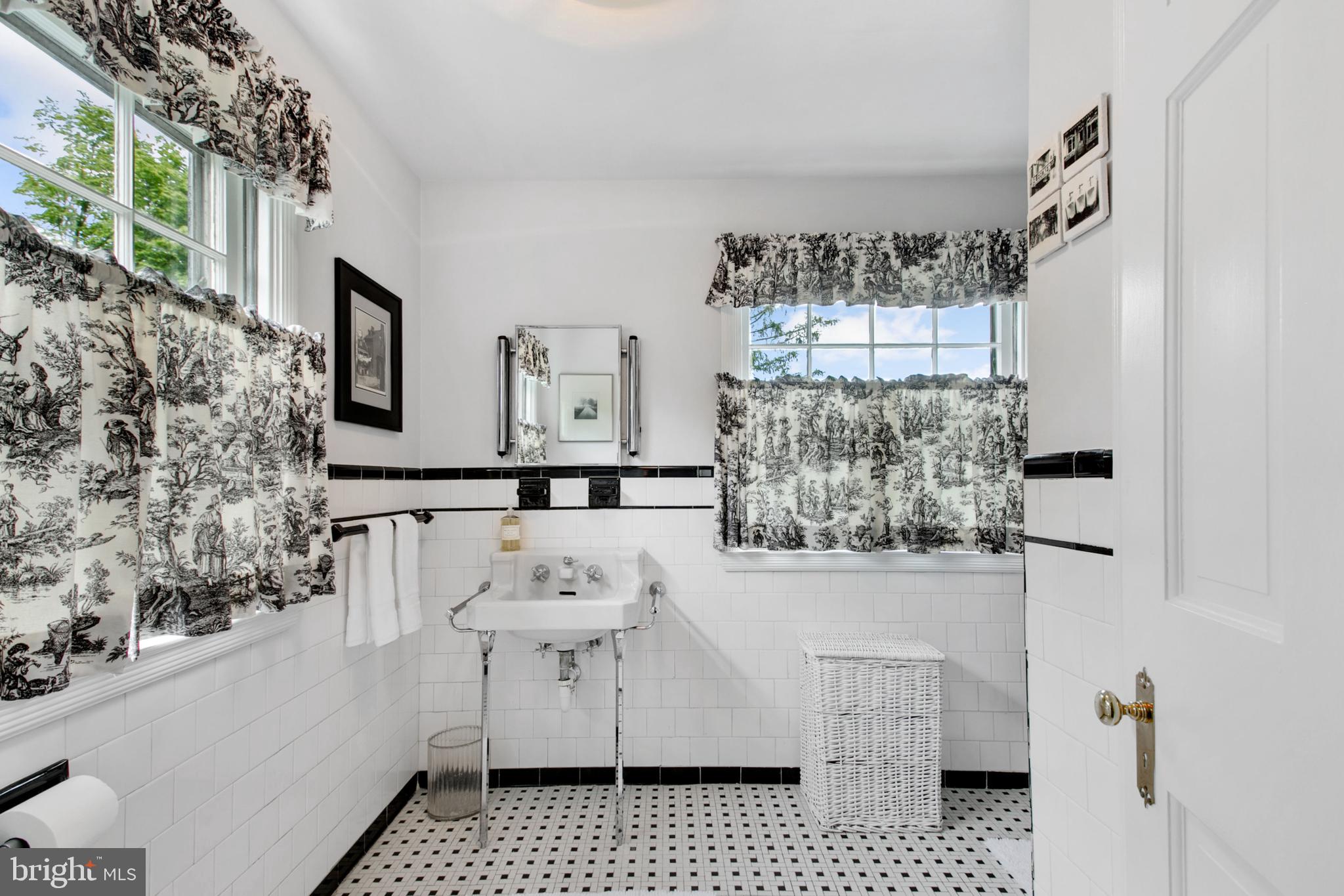 5113 N CHARLES STREET