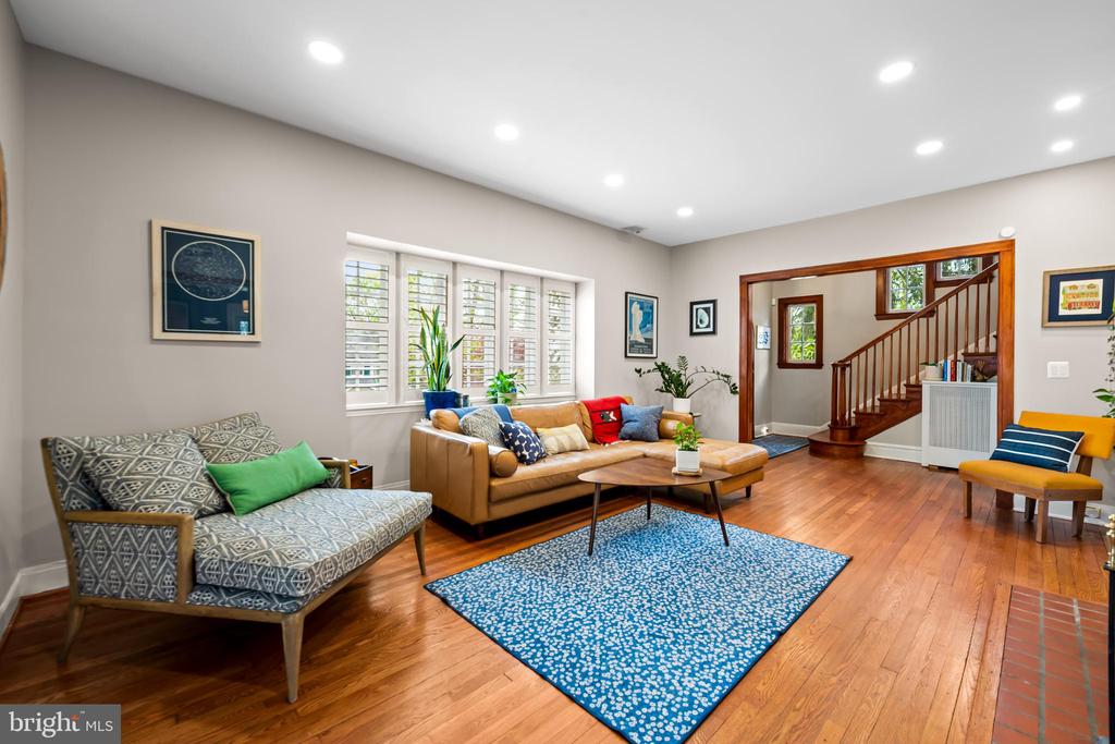 310 THORNHILL ROAD