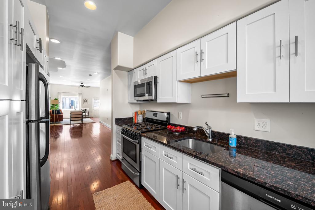 406 W 23RD STREET