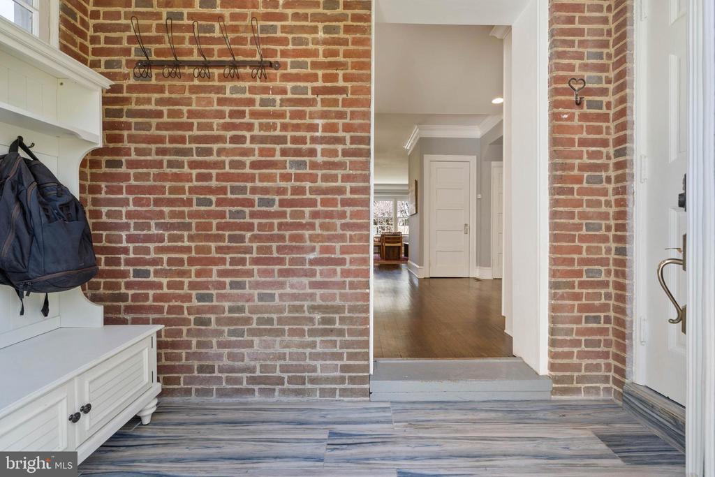3808 FENCHURCH ROAD