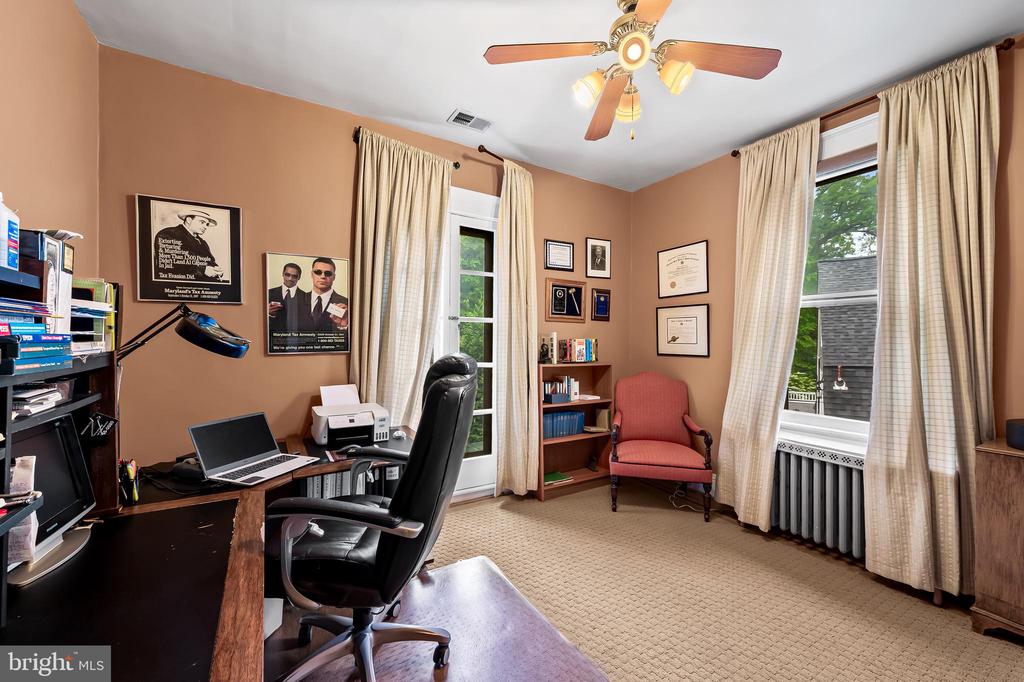 4 HILLSIDE ROAD