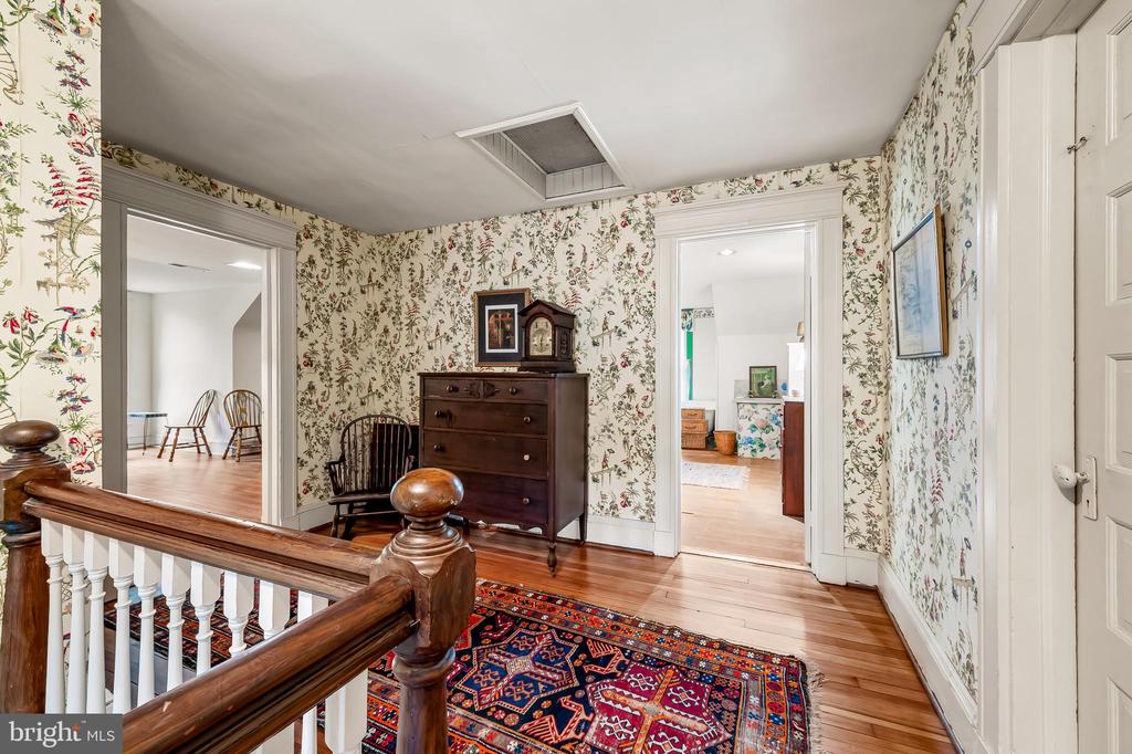4 HILLSIDE ROAD