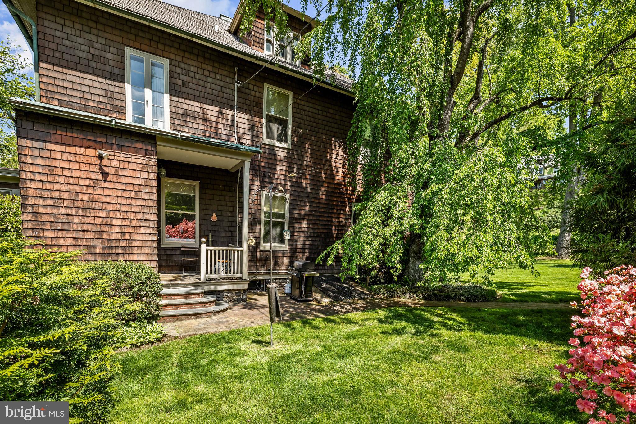4 HILLSIDE ROAD