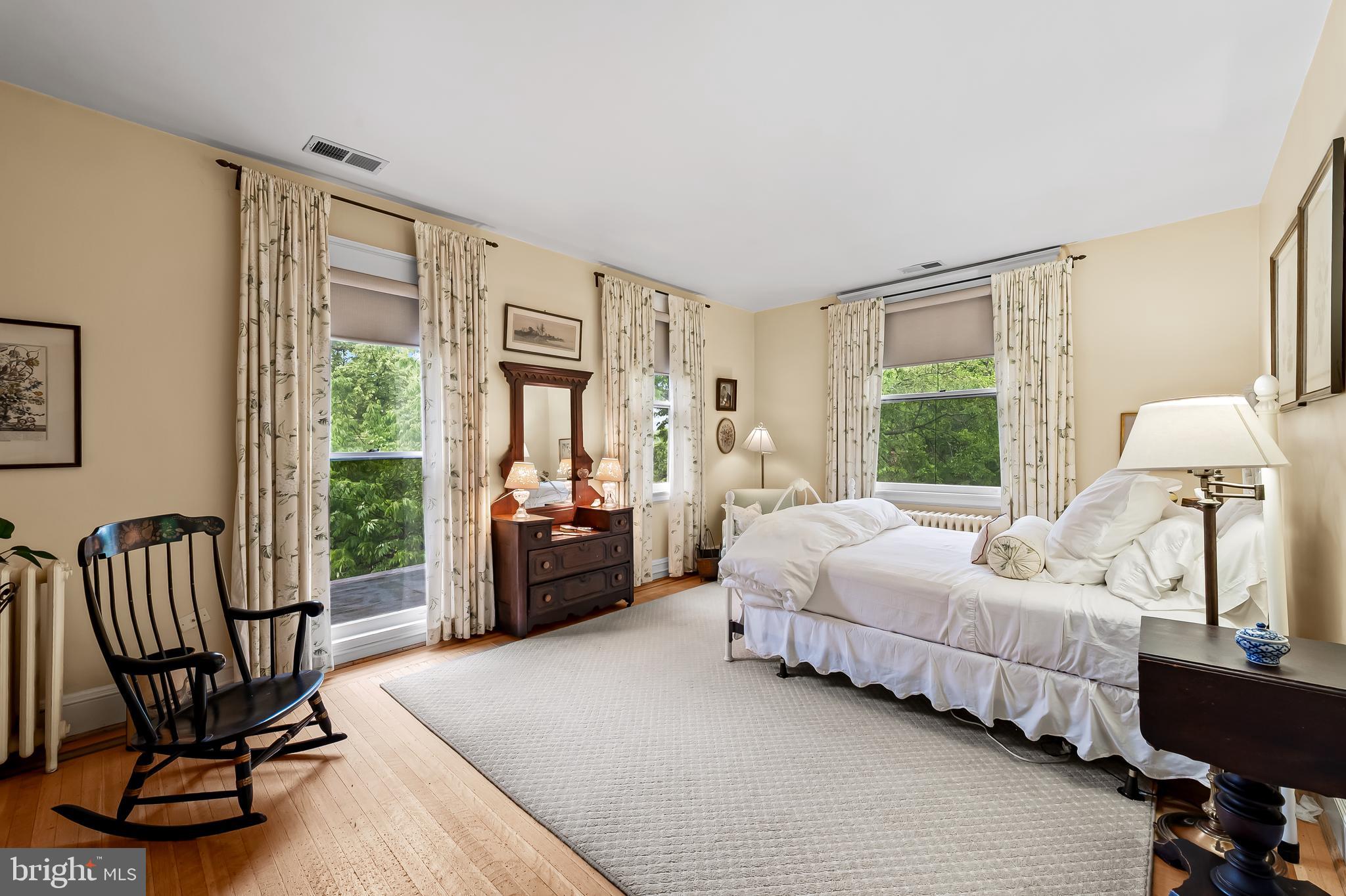 4 HILLSIDE ROAD