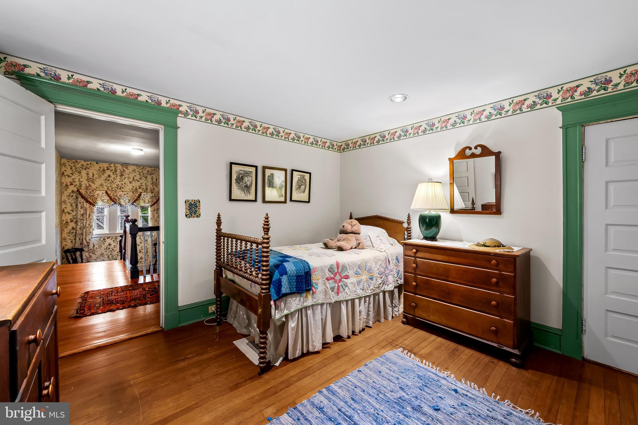 4 HILLSIDE ROAD