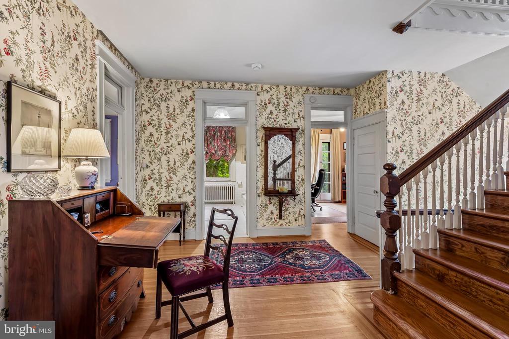 4 HILLSIDE ROAD