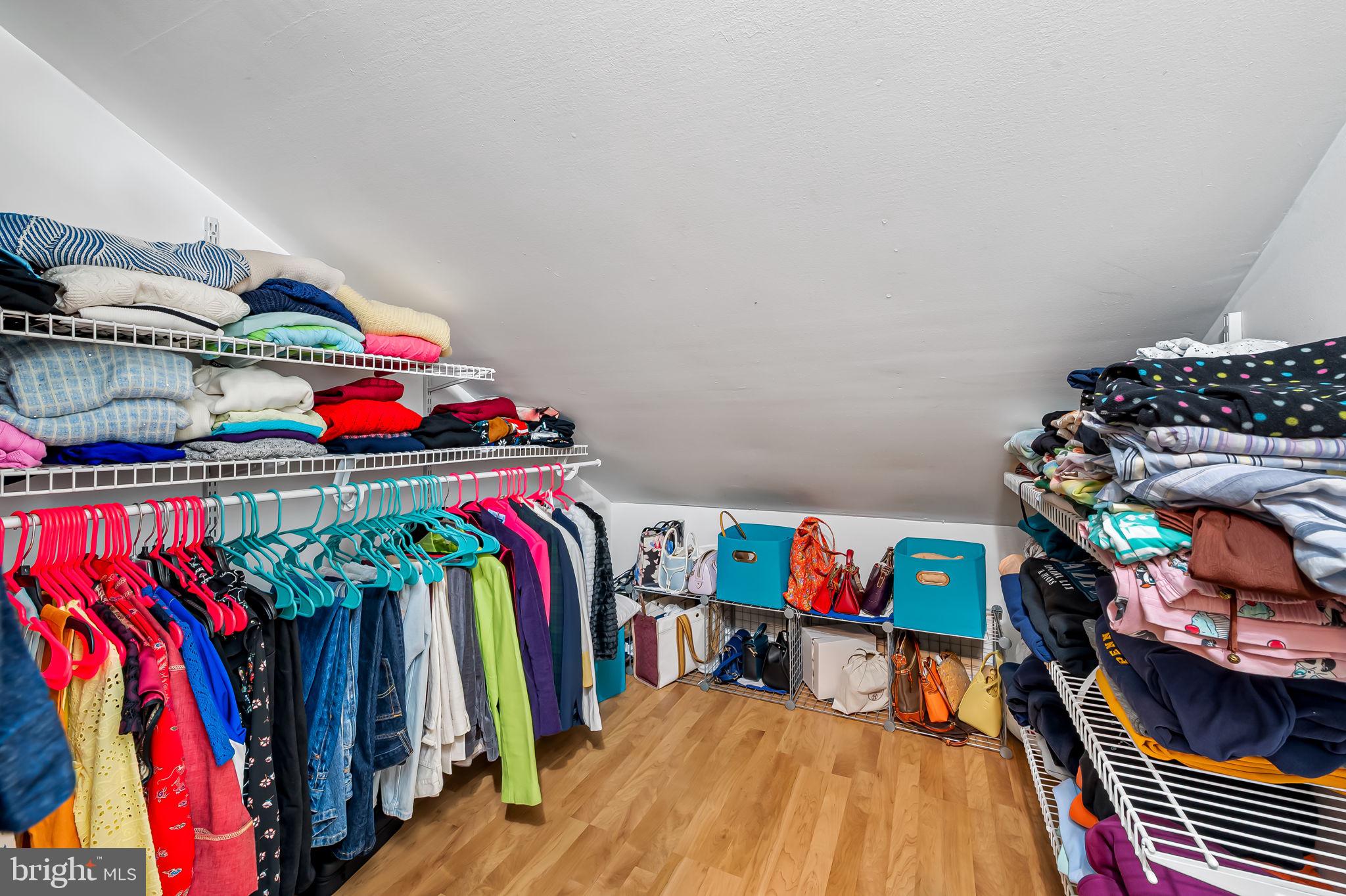 3212 WISTERIA AVENUE