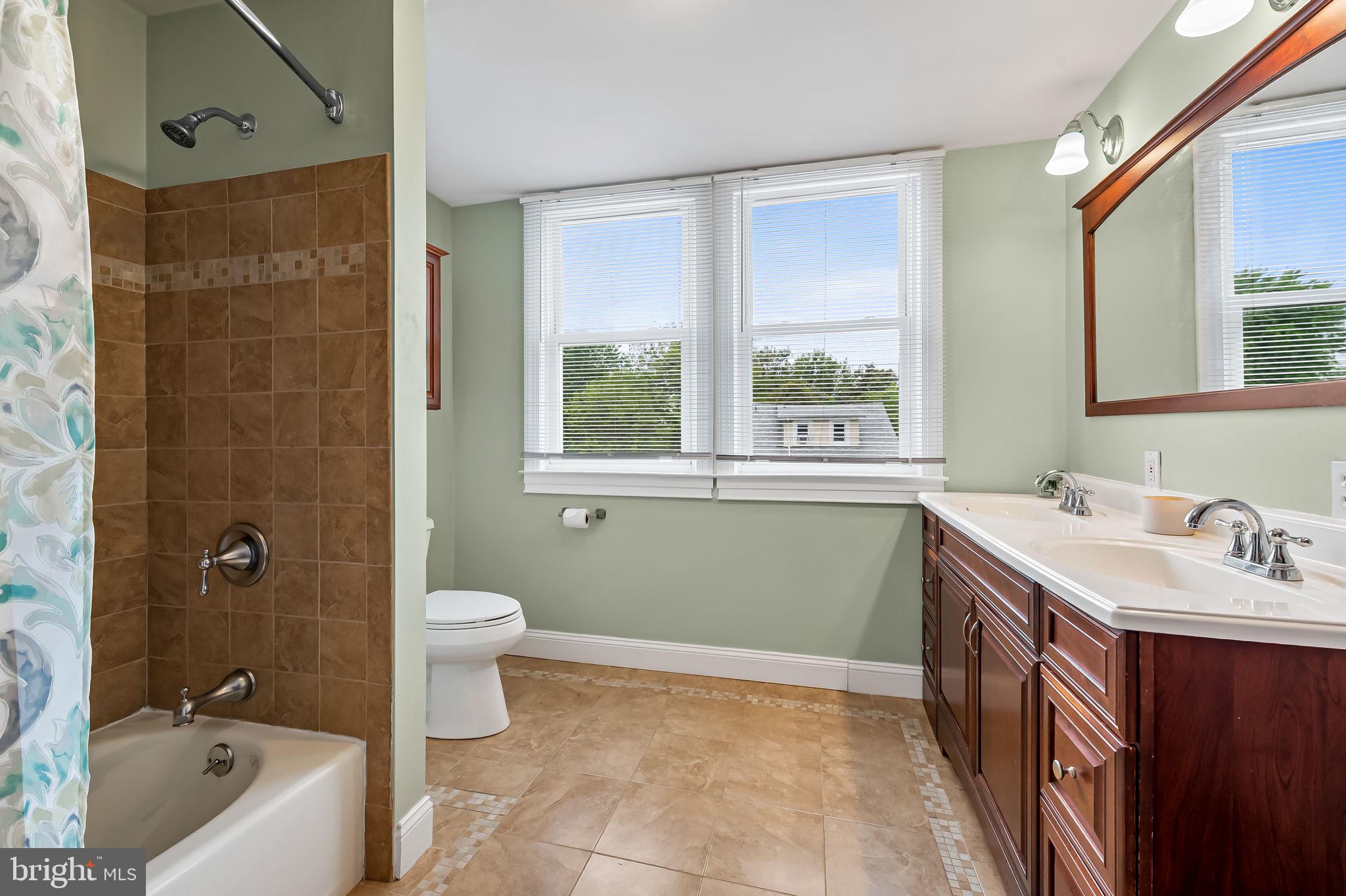 3212 WISTERIA AVENUE