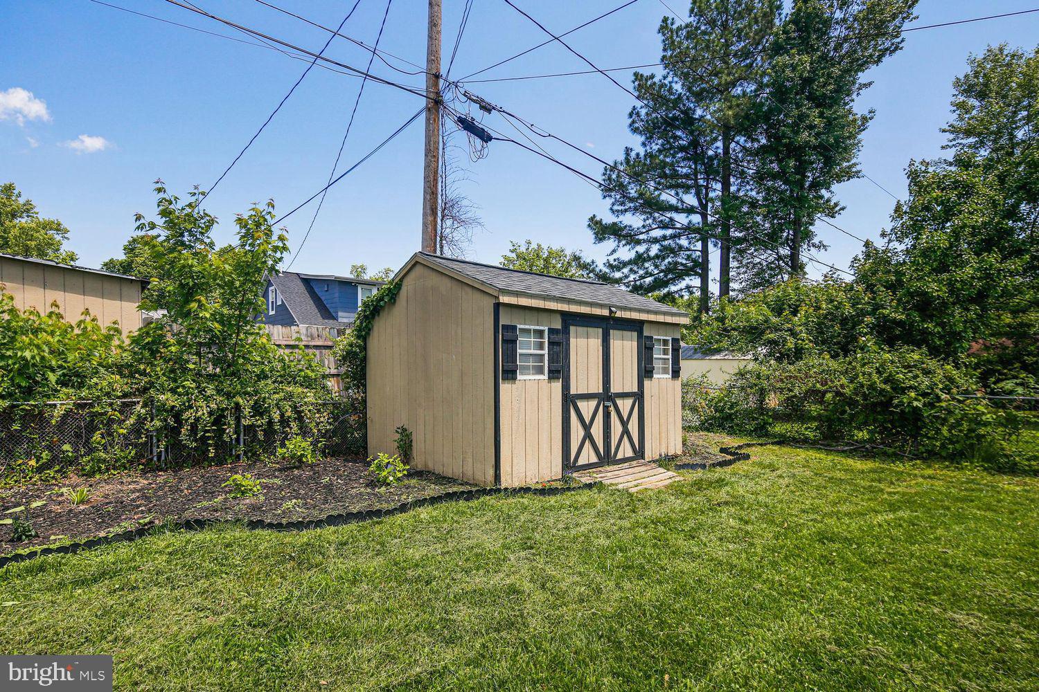 3212 WISTERIA AVENUE