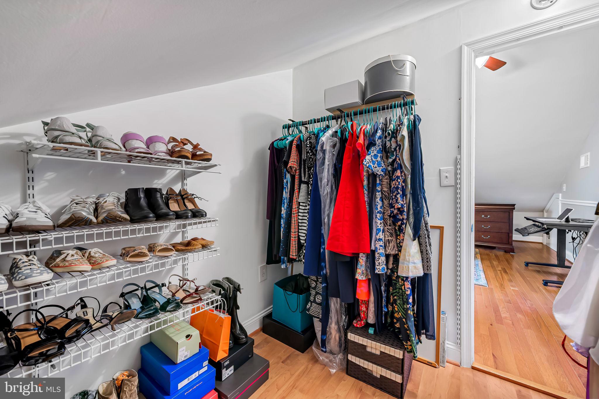 3212 WISTERIA AVENUE