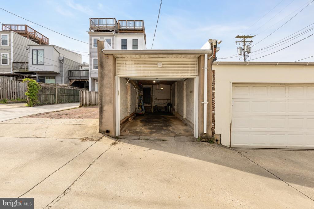 122 E OSTEND STREET