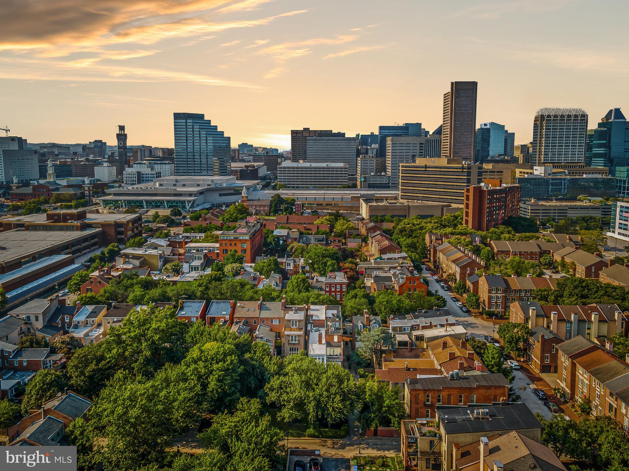 121 W LEE STREET W