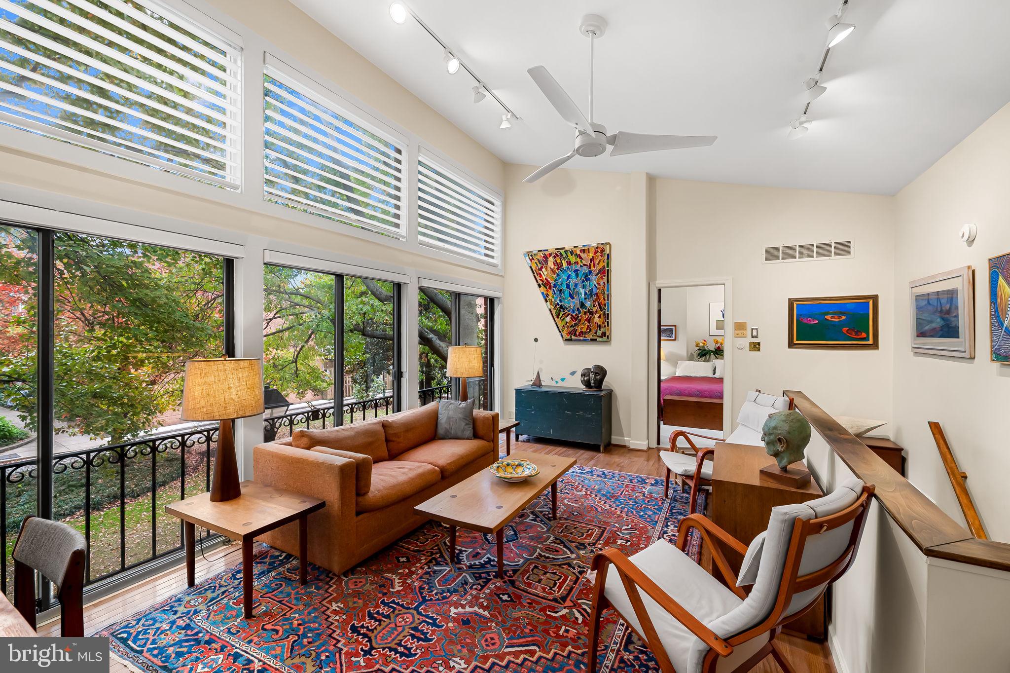 121 W LEE STREET W