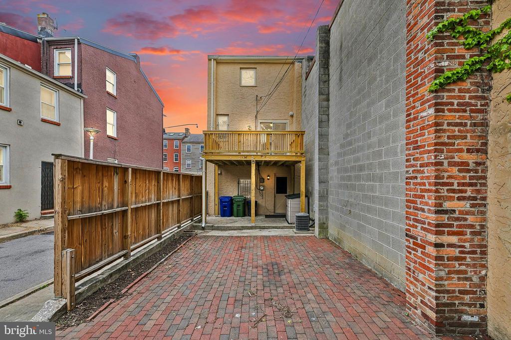 1808 E LOMBARD STREET