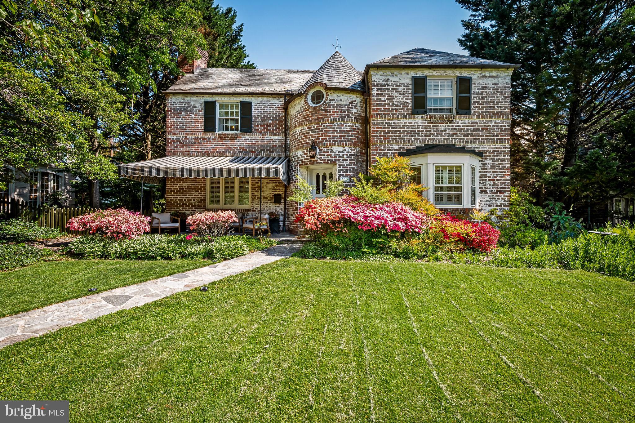 212 SAINT DUNSTANS ROAD