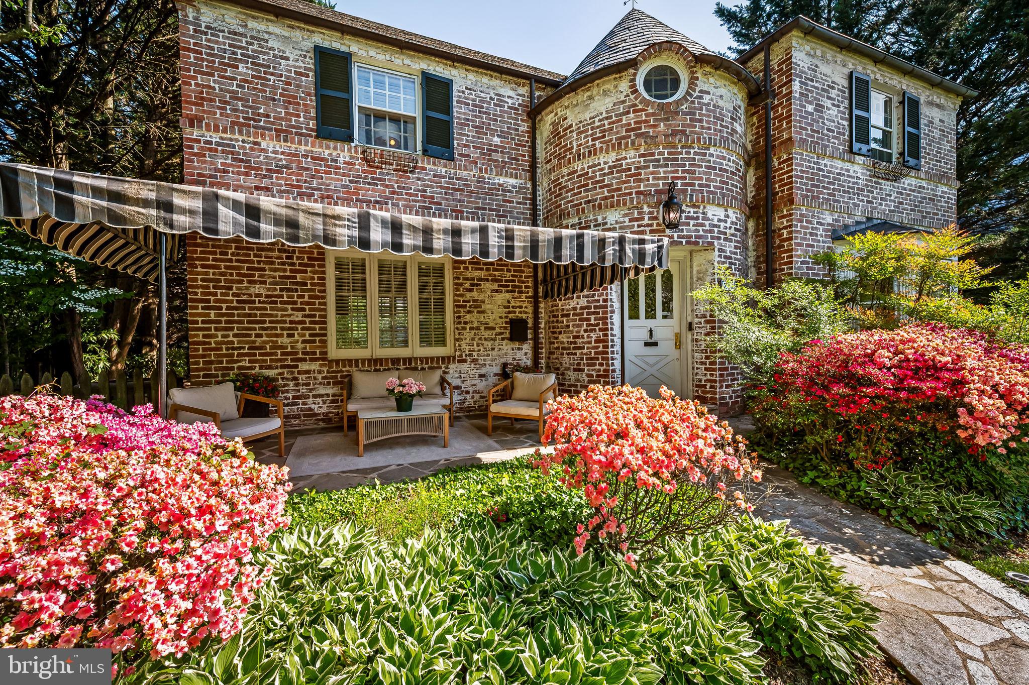 212 SAINT DUNSTANS ROAD