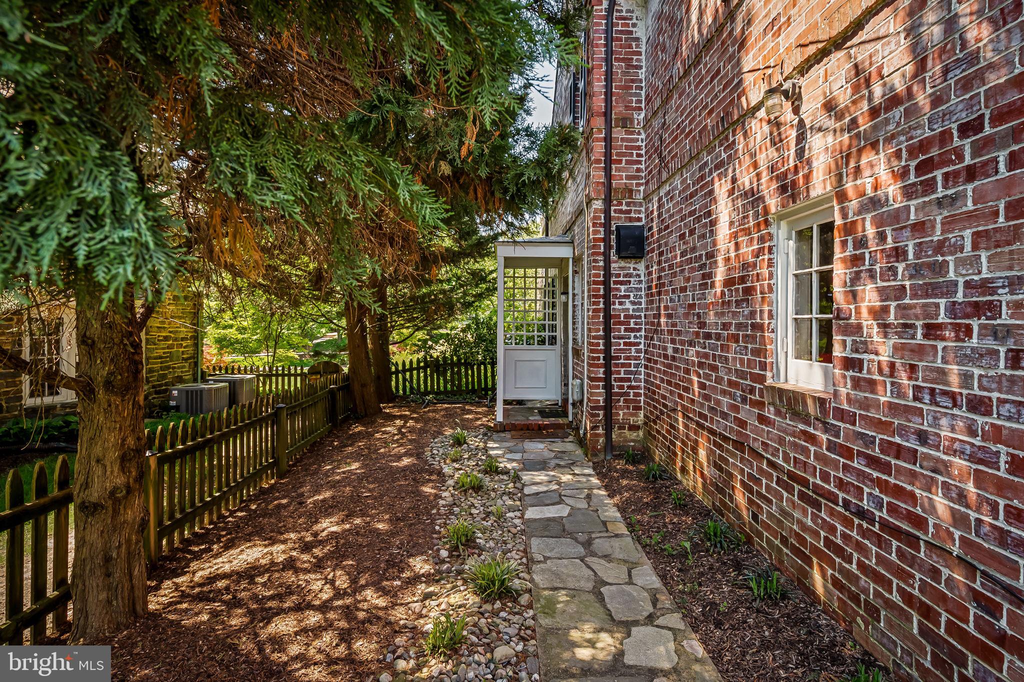 212 SAINT DUNSTANS ROAD