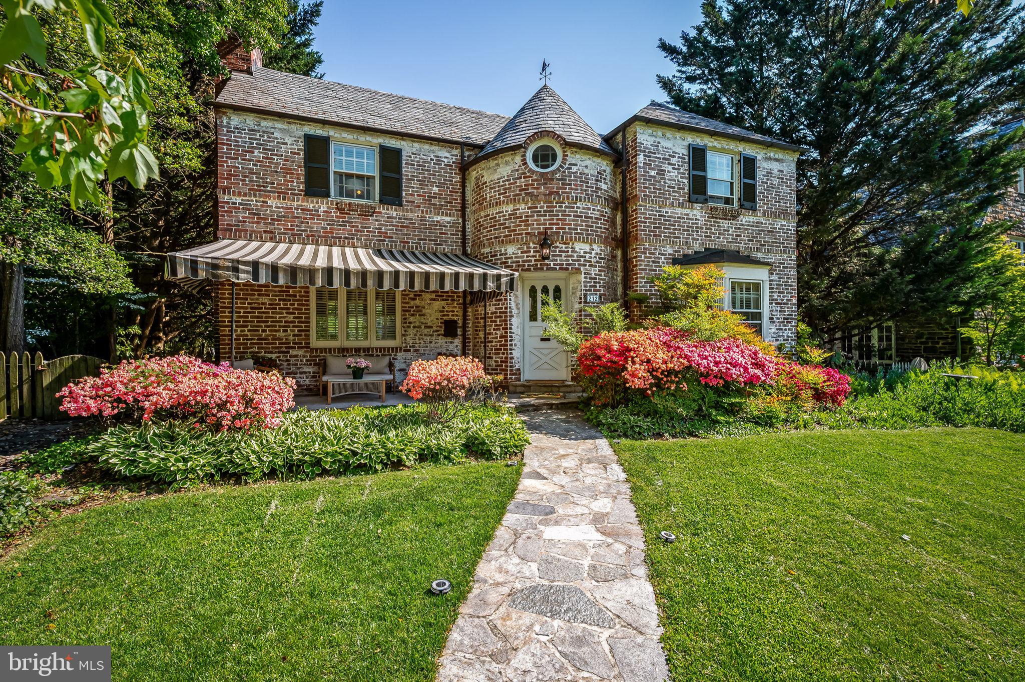 212 SAINT DUNSTANS ROAD