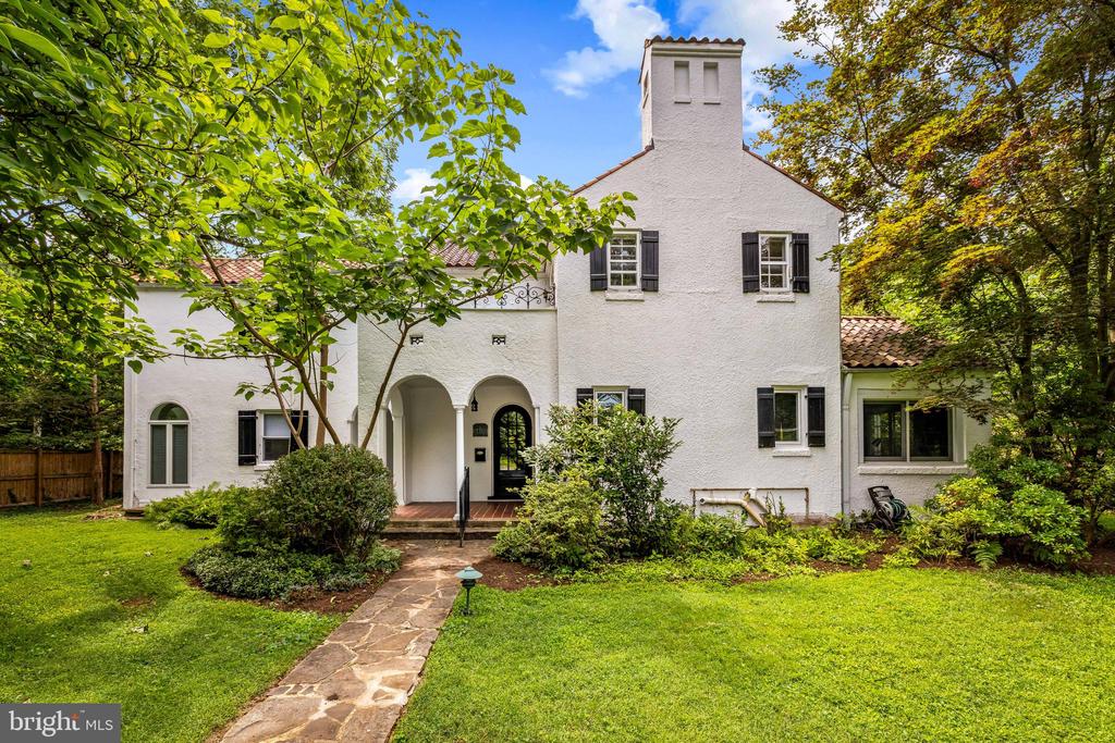2403 KEN OAK ROAD