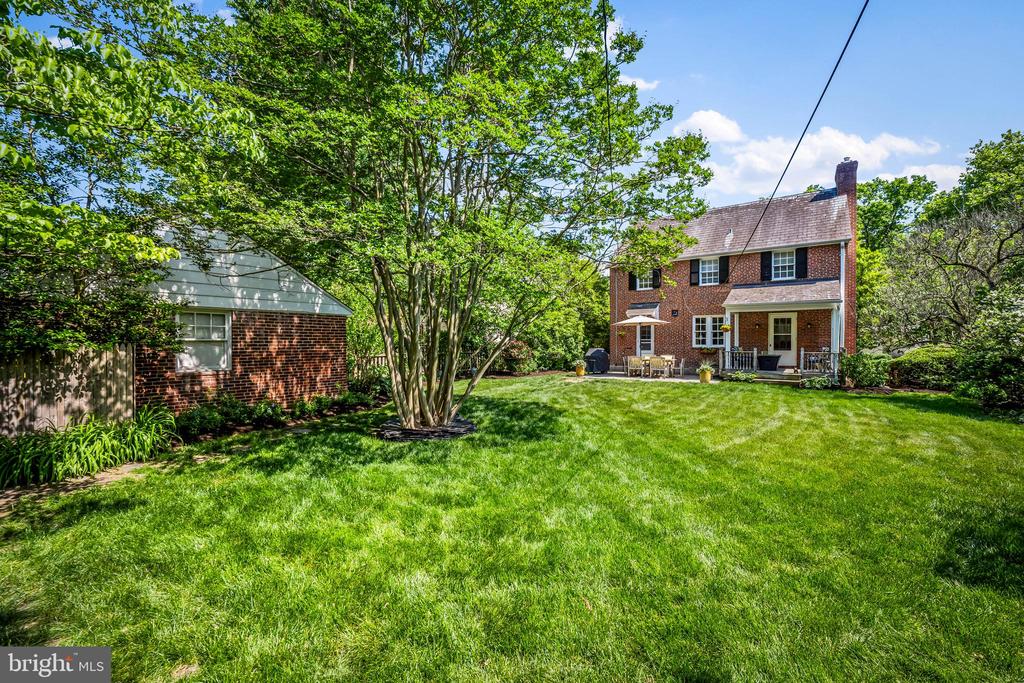 330 BROADMOOR ROAD