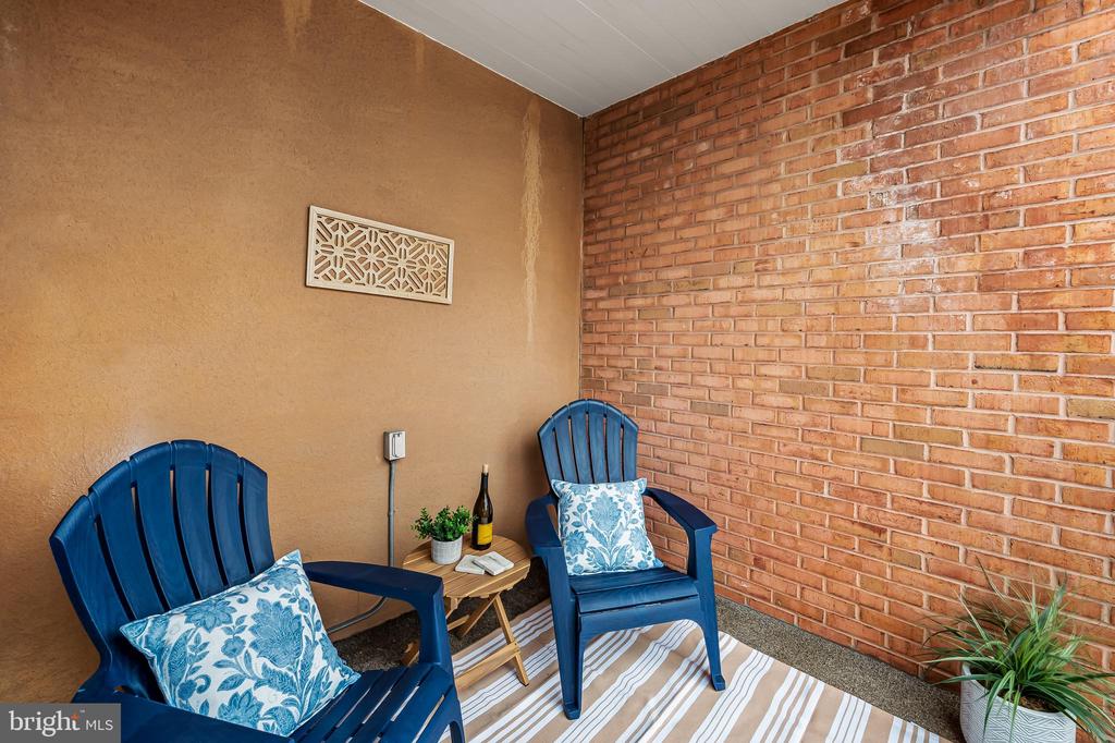 123 W BARRE STREET W Unit: 402