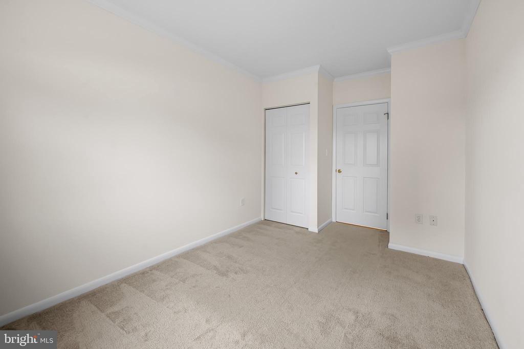 123 W BARRE STREET W Unit: 402