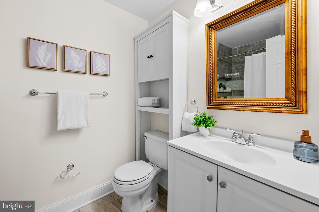 123 W BARRE STREET W Unit: 402