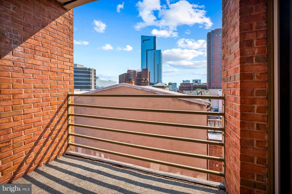 123 W BARRE STREET W Unit: 402