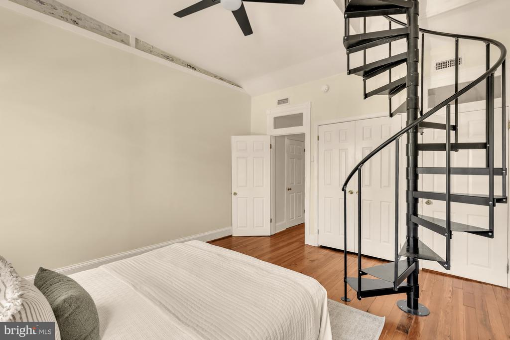 34 N LINWOOD AVENUE