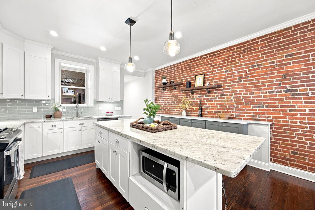 3228 FOSTER AVENUE