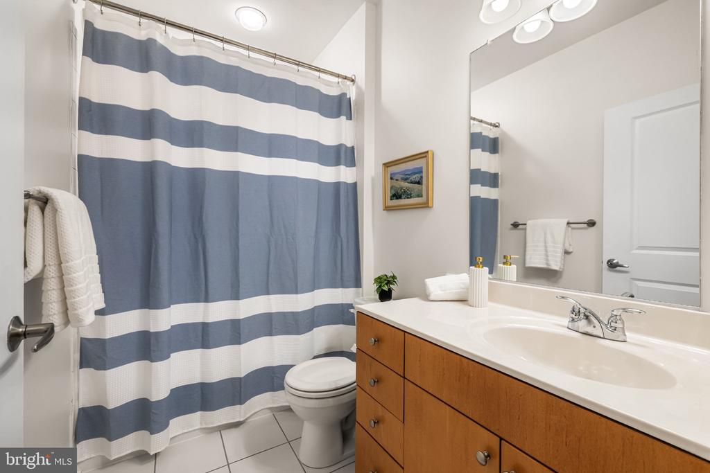 2007 CLIPPER PARK ROAD Unit: 211