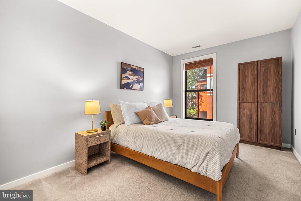 2007 CLIPPER PARK ROAD Unit: 211