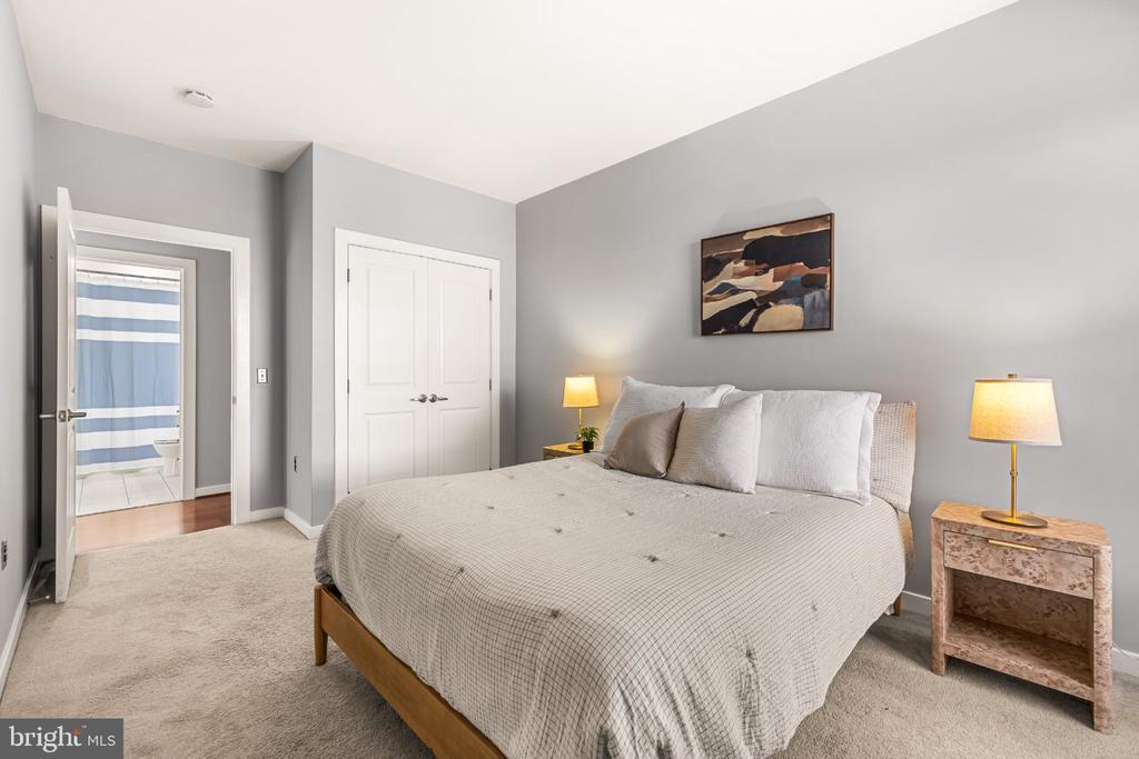 2007 CLIPPER PARK ROAD Unit: 211