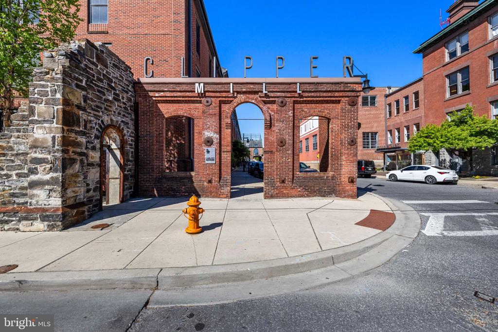 2007 CLIPPER PARK ROAD Unit: 211