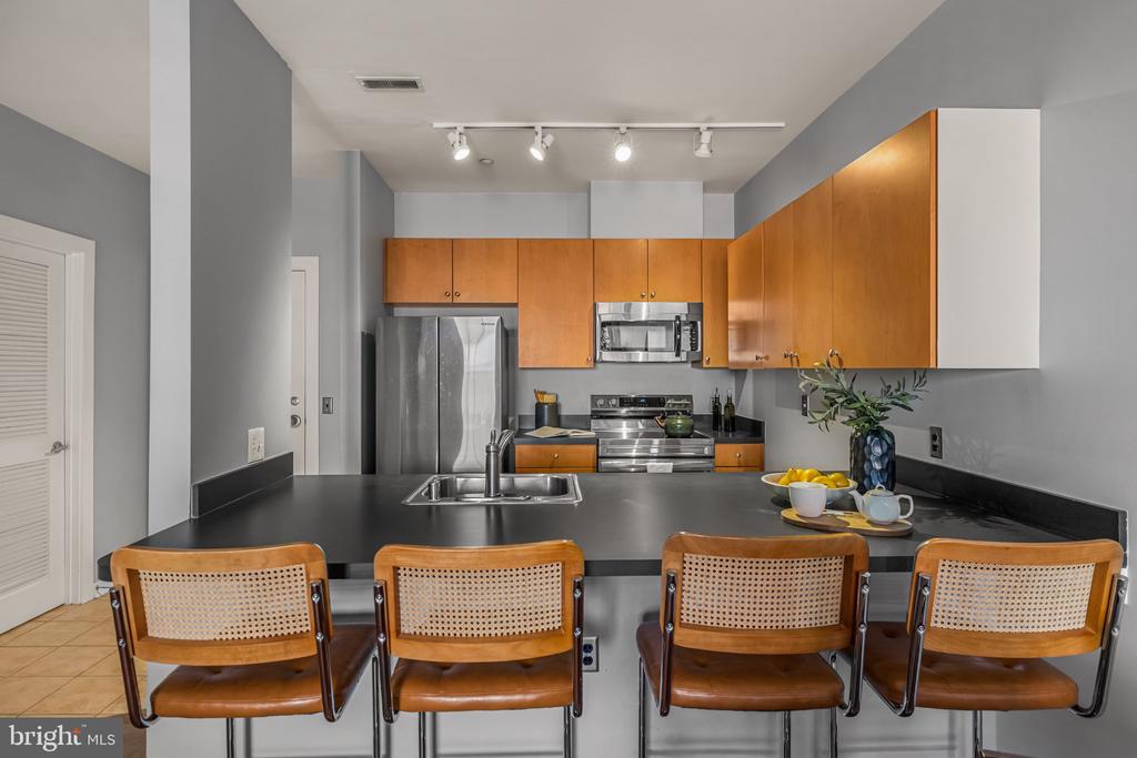2007 CLIPPER PARK ROAD Unit: 211