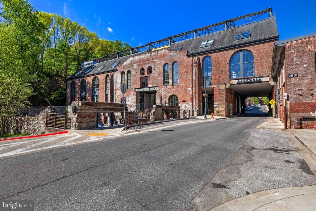 2007 CLIPPER PARK ROAD Unit: 211