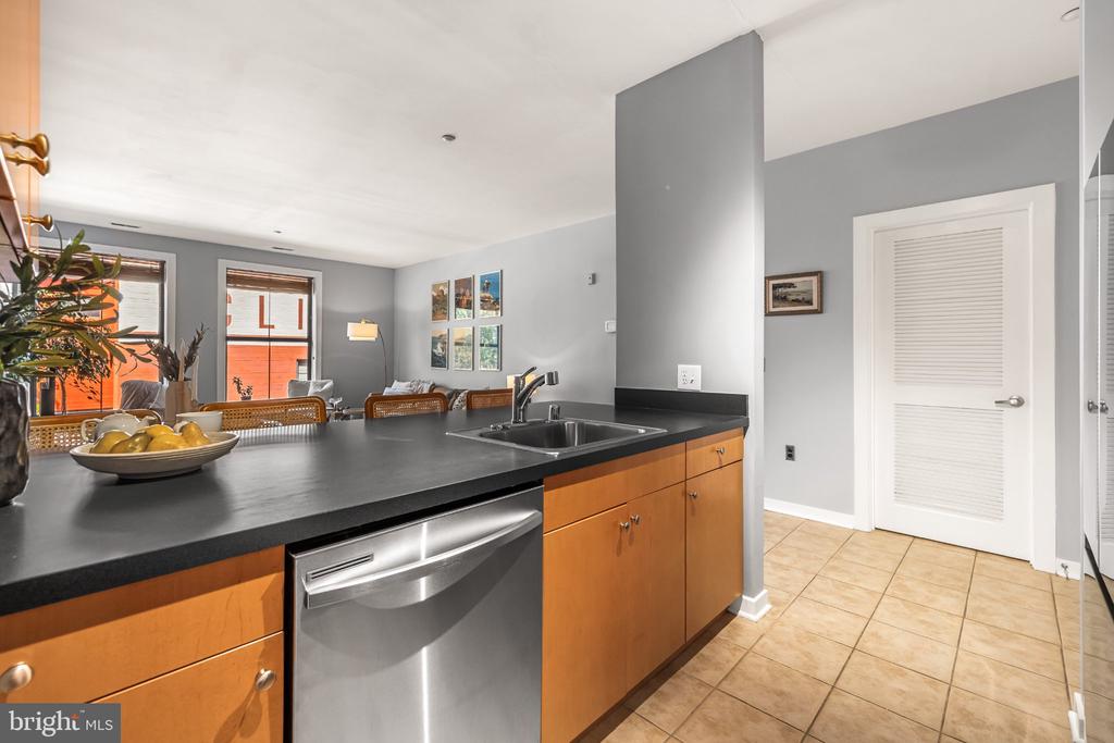 2007 CLIPPER PARK ROAD Unit: 211