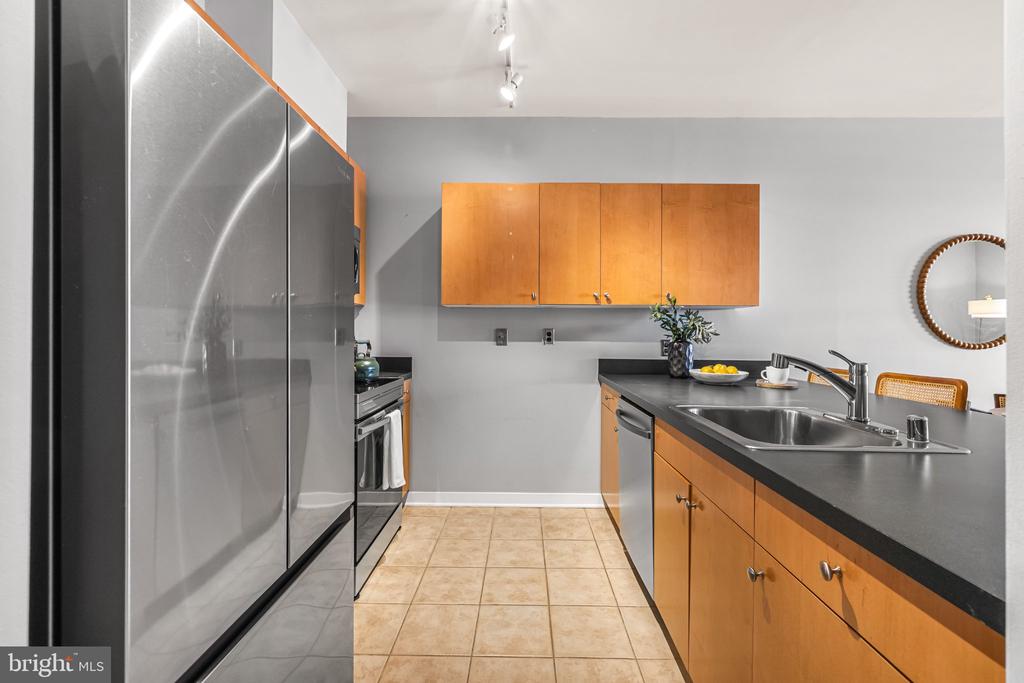 2007 CLIPPER PARK ROAD Unit: 211