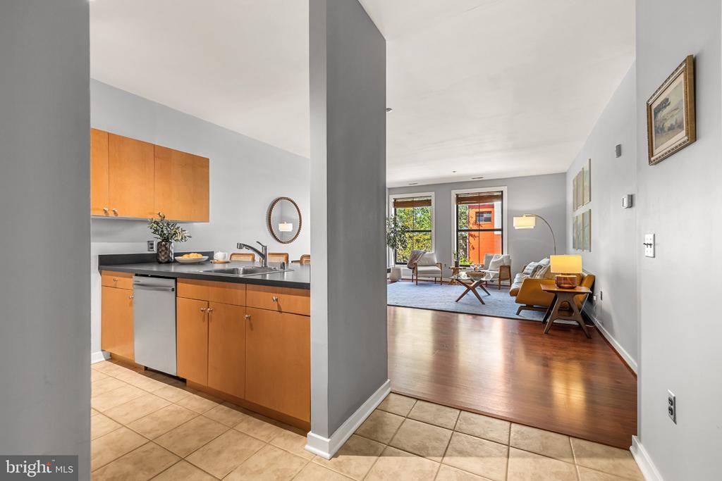 2007 CLIPPER PARK ROAD Unit: 211