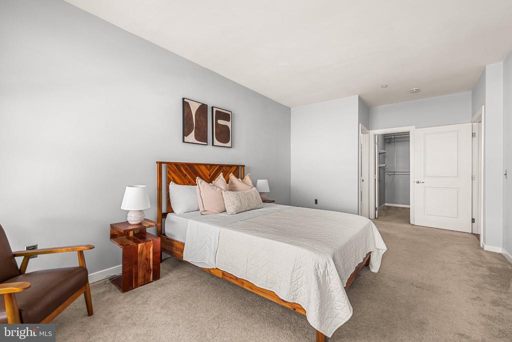 2007 CLIPPER PARK ROAD Unit: 211