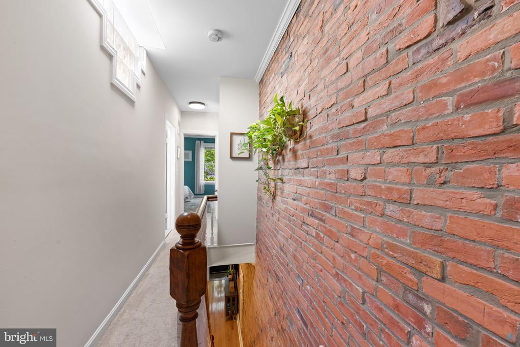 18 N LAKEWOOD AVENUE