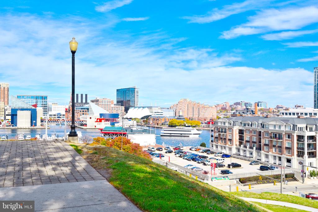 10 E LEE STREET Unit: 804