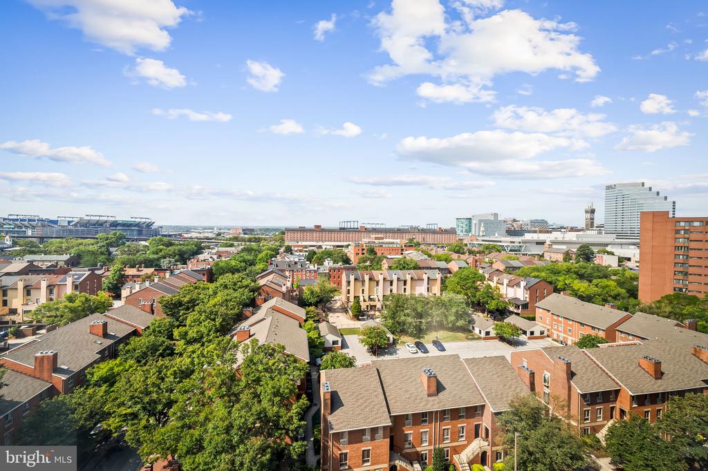 10 E LEE STREET Unit: 804