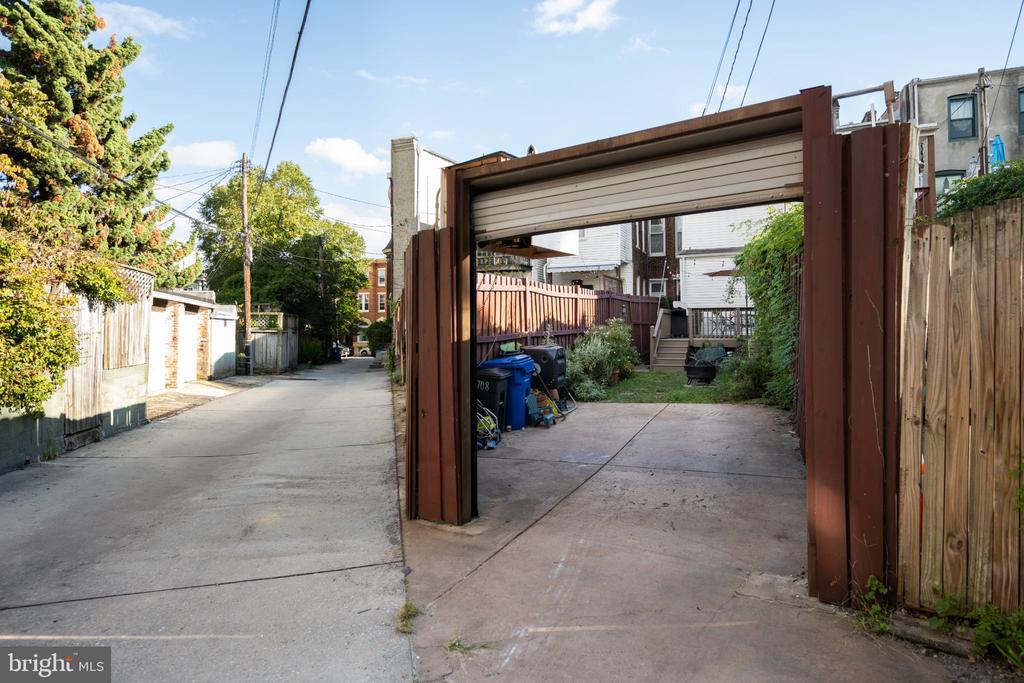 708 RESERVOIR STREET