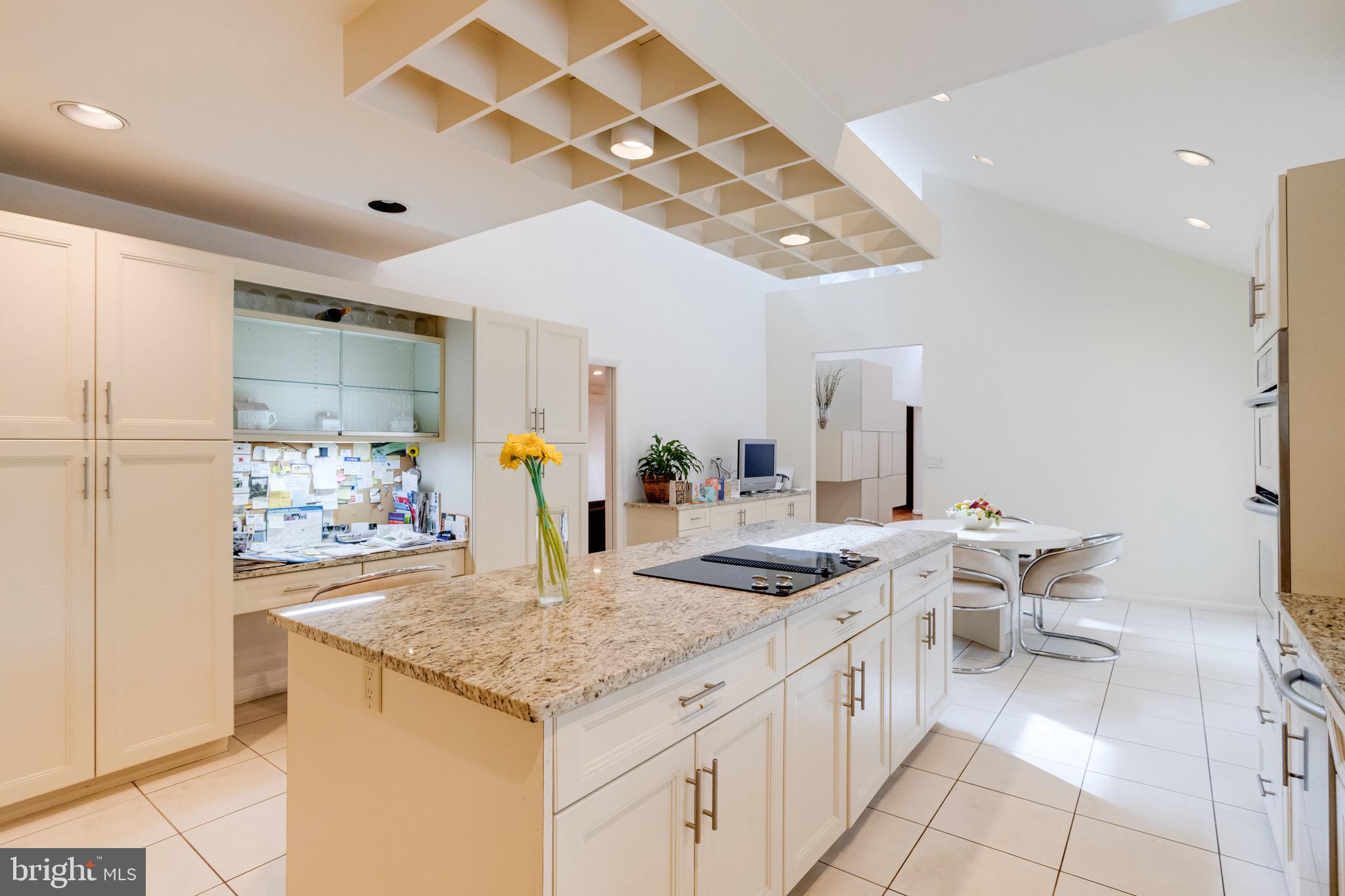 2403 Velvet Ridge Dr