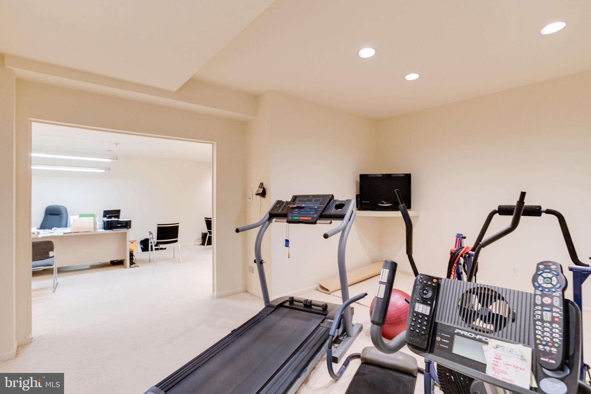 2403 Velvet Ridge Dr