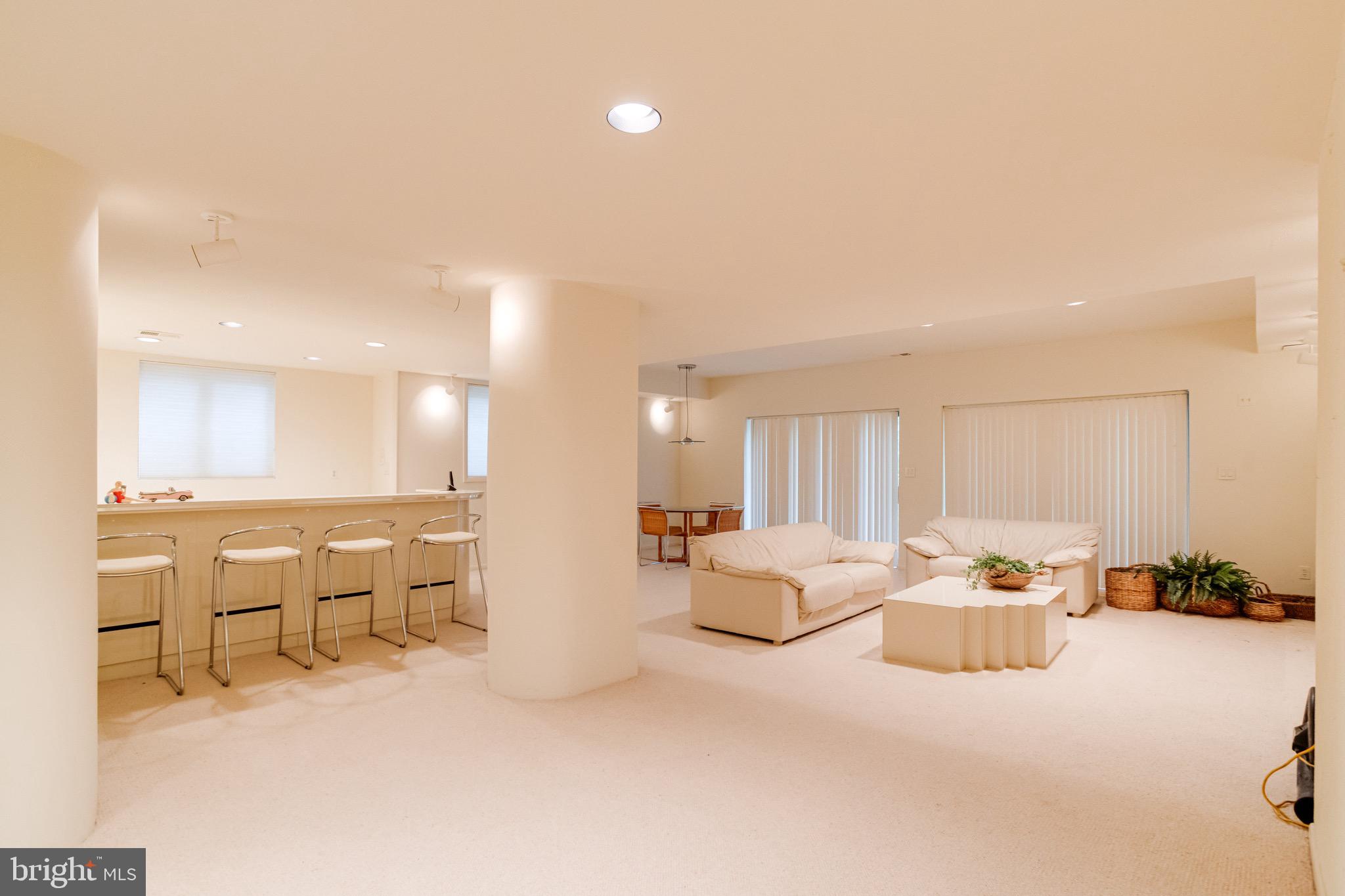 2403 Velvet Ridge Dr