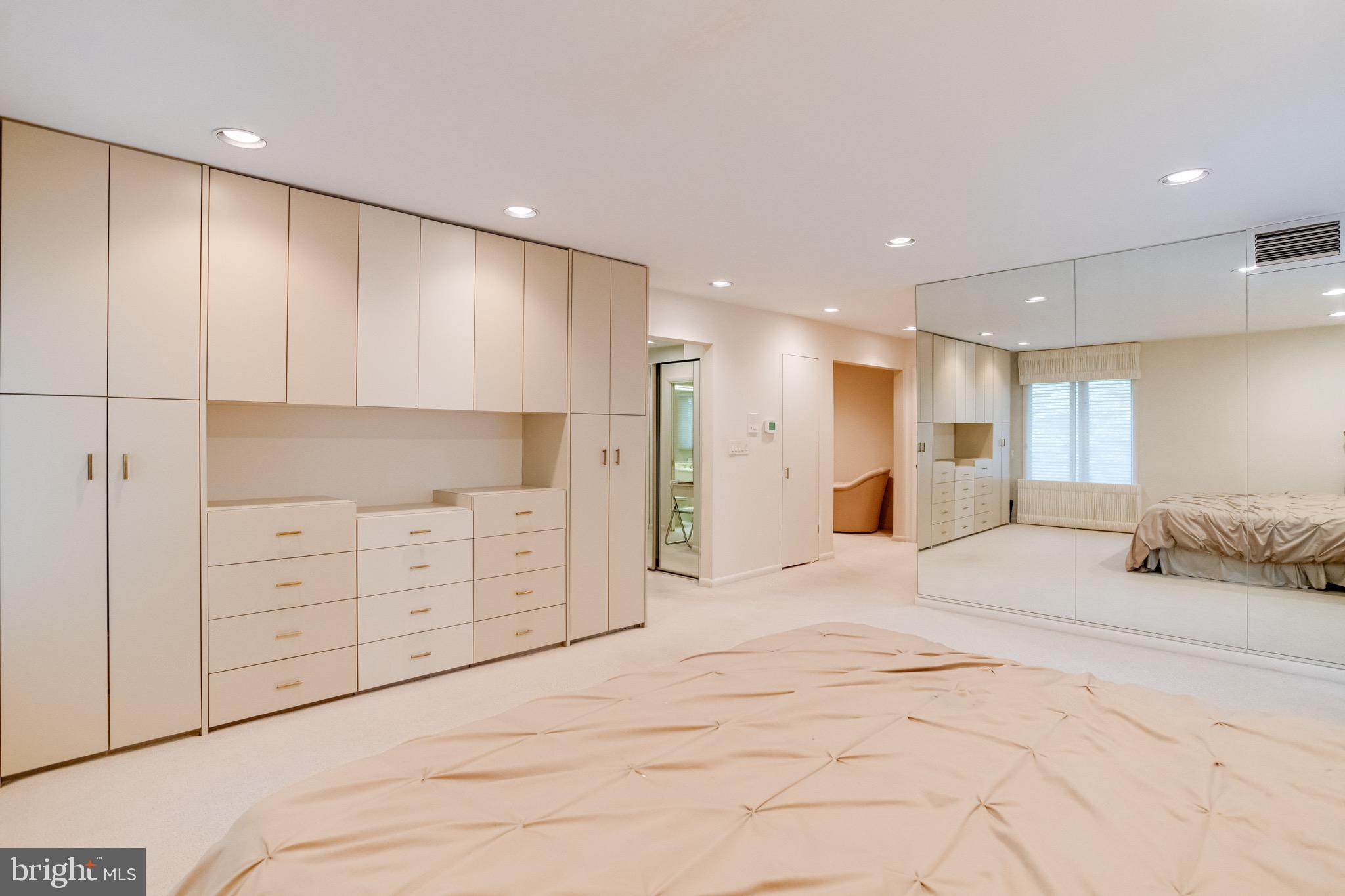 2403 Velvet Ridge Dr