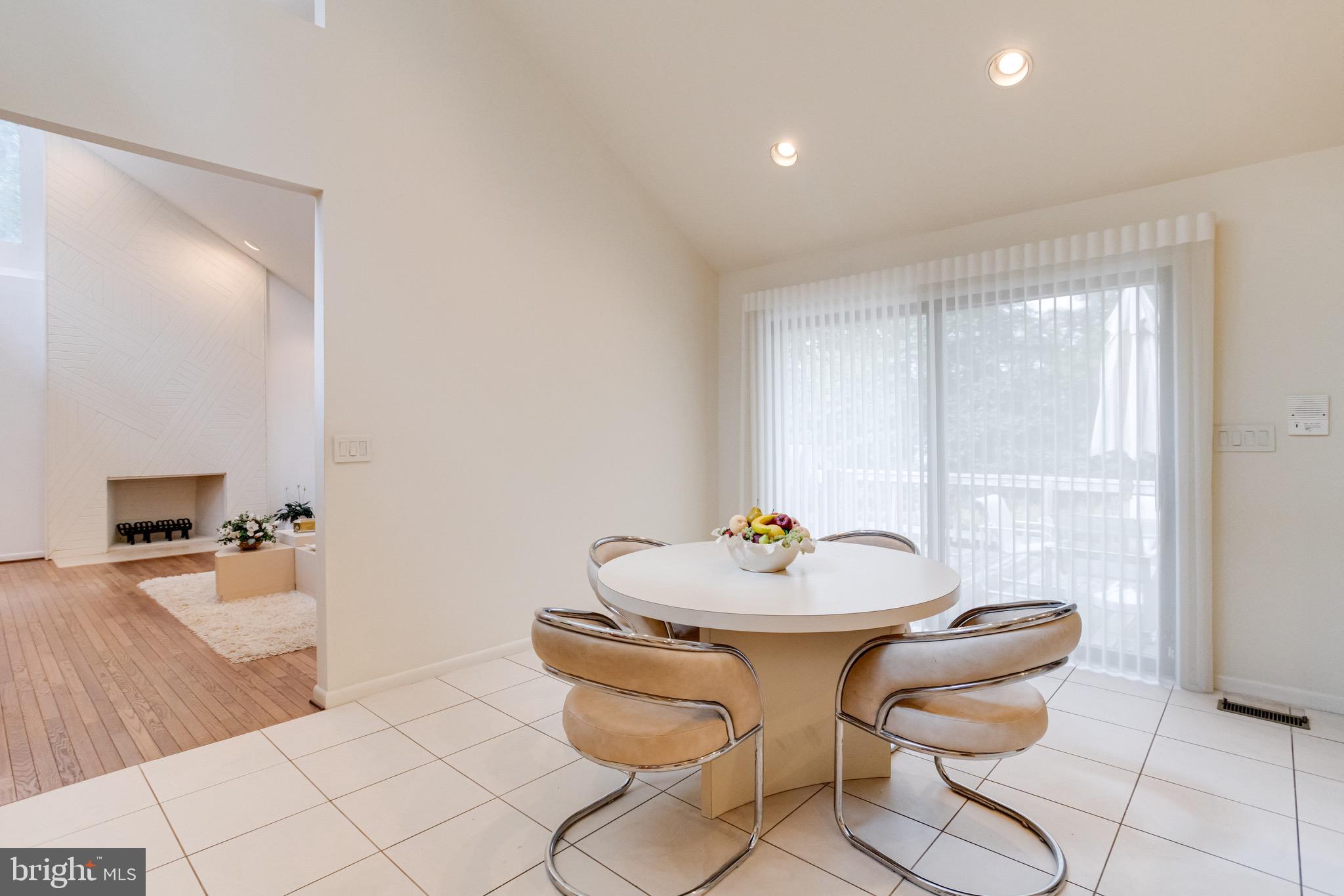 2403 Velvet Ridge Dr