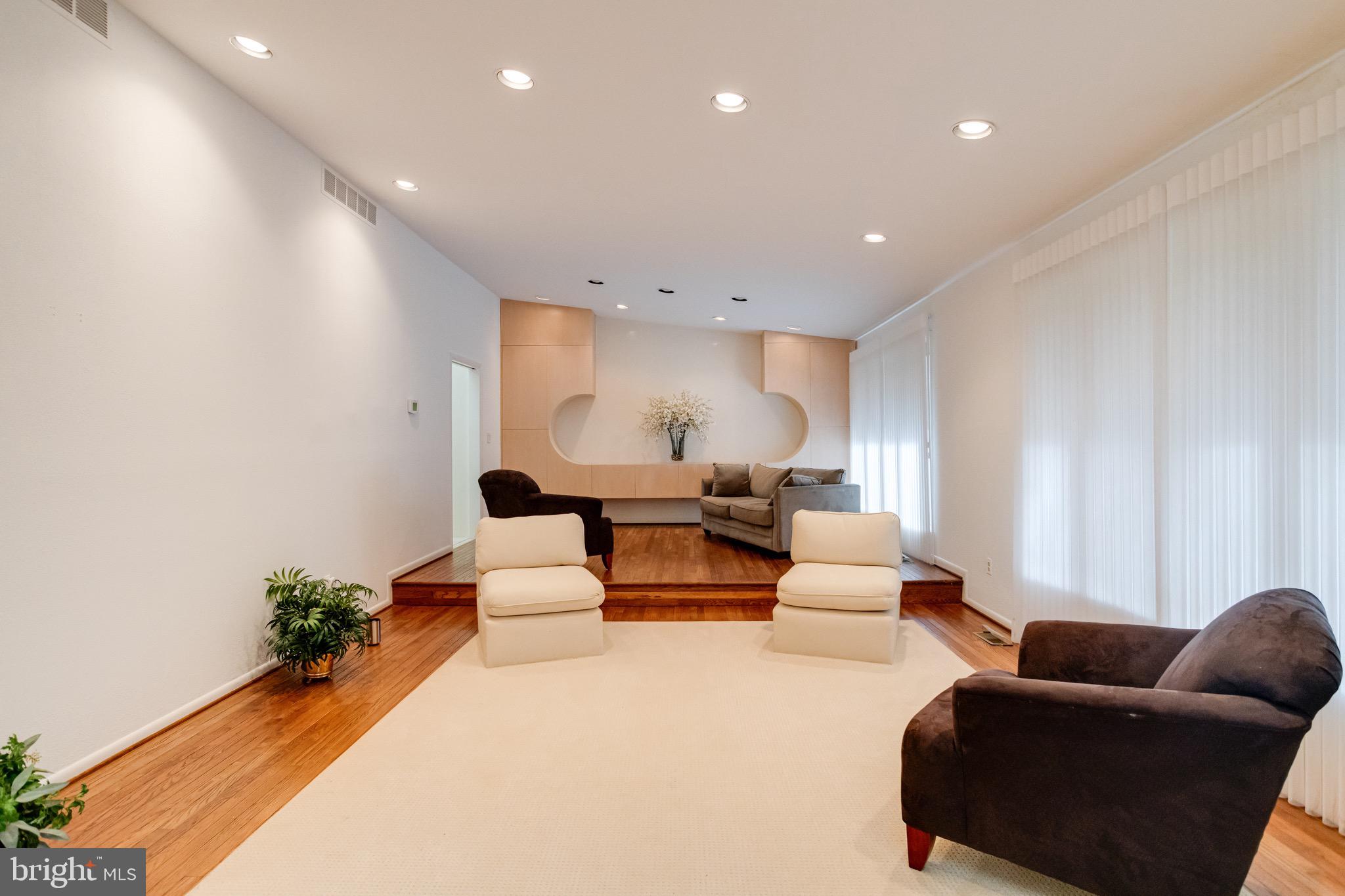 2403 Velvet Ridge Dr